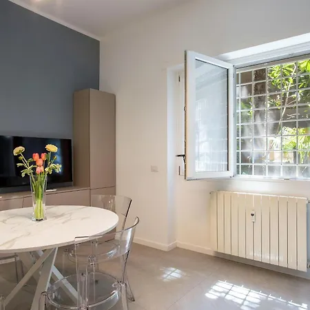 6 Fermate Dal Centro, Apartment