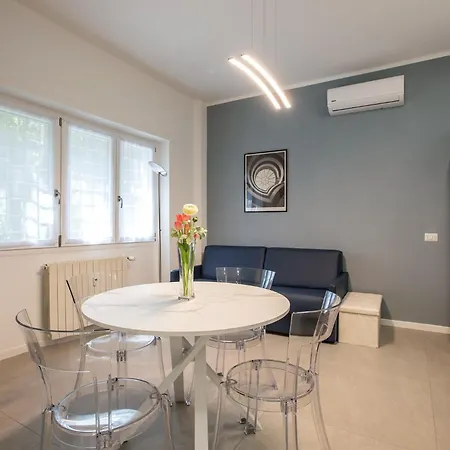 Apartment 6 Fermate Dal Centro,