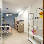 6 Fermate Dal Centro, Residenza Marchese *