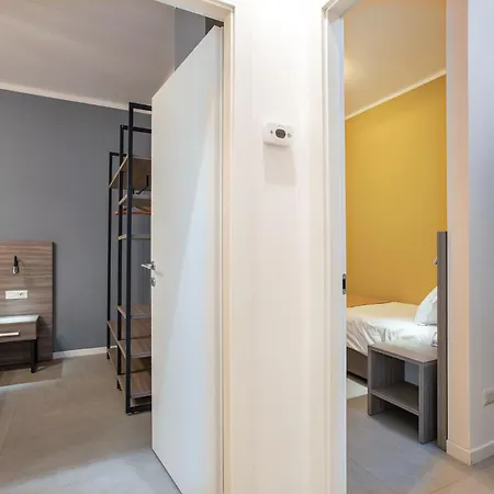 6 Fermate Dal Centro, Residenza Marchese * רומא