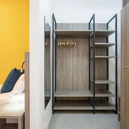 6 Fermate Dal Centro, Residenza Marchese * רומא